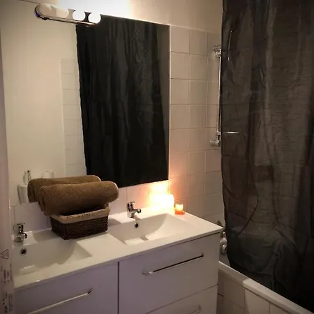 Centre, Echoppe T2 Avec Jardin Apartment *